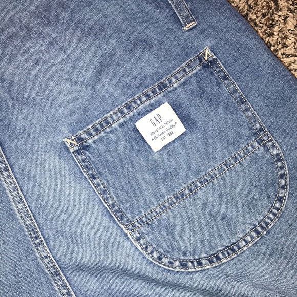 GAP Baggy Woman’s Short Overalls Light Wash in Size Medium | NWT! - Picture 6 of 10